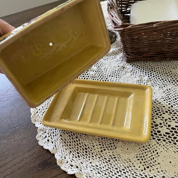 Vintage Cheese or Butter Cloche Covered Dish Japan Pottery - Picture 5 of 10